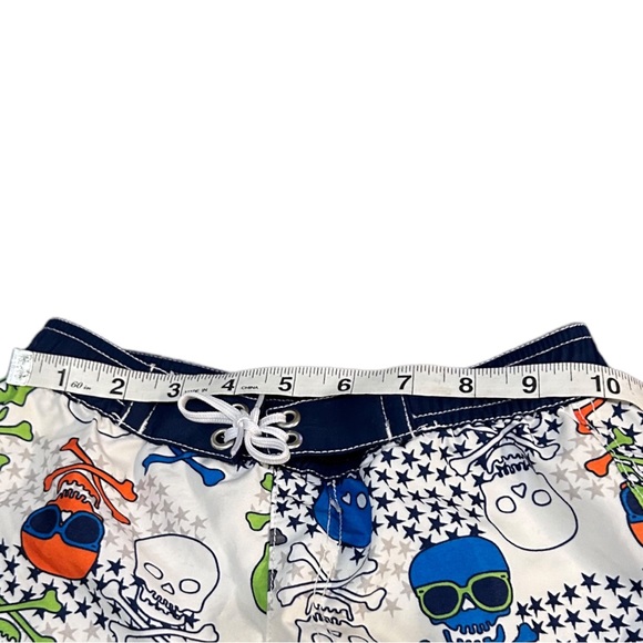 Hanna Andersson boy’s pirate swim trunks size 6 120 - Picture 6 of 8